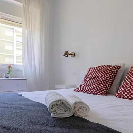 Serene 2-bedroom Flat With Garden View In Benfica Lejlighed Lisboa