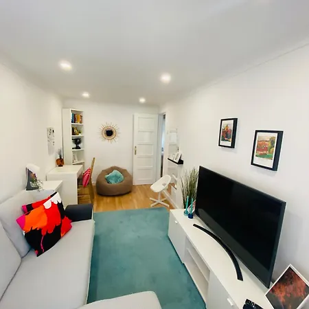 Serene 2-bedroom Flat With Garden View In Benfica Lejlighed *