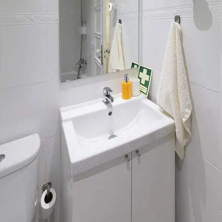 Lejlighed Serene 2-bedroom Flat With Garden View In Benfica