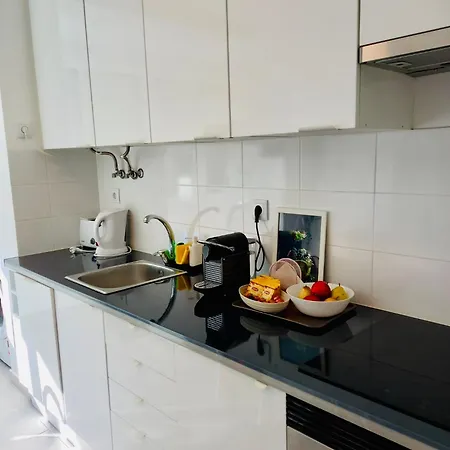 Serene 2-bedroom Flat With Garden View In Benfica Lejlighed Lisboa
