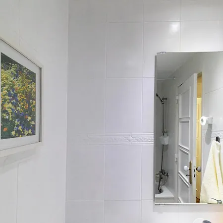 Serene 2-bedroom Flat With Garden View In Benfica Lejlighed