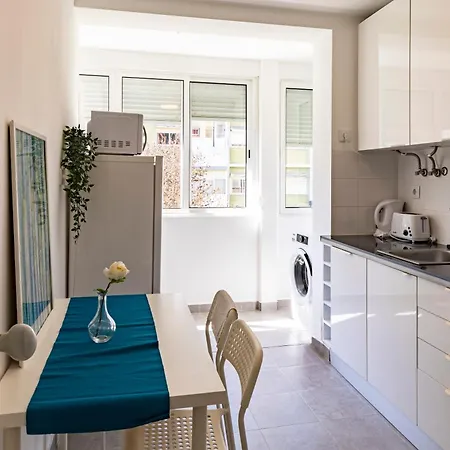 Lejlighed Serene 2-bedroom Flat With Garden View In Benfica *