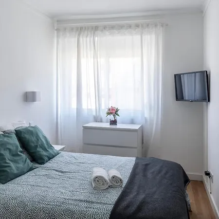Serene 2-bedroom Flat With Garden View In Benfica Lejlighed Lisboa