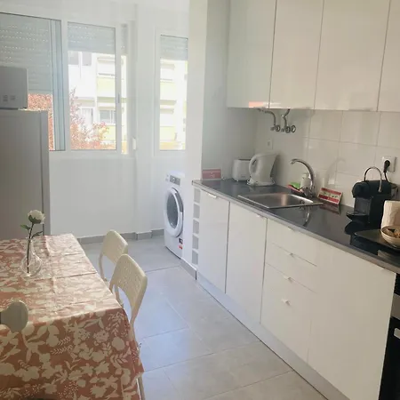 Serene 2-bedroom Flat With Garden View In Benfica Apartmán *
