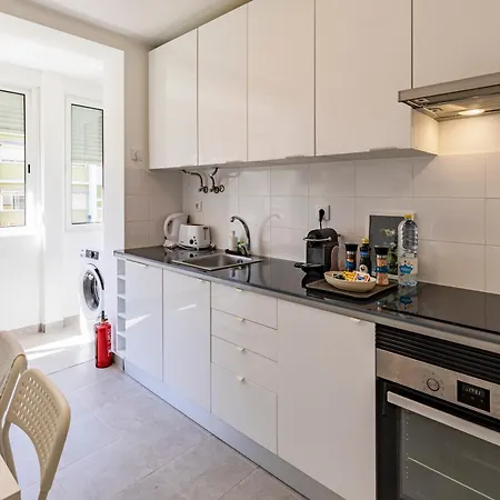 Serene 2-bedroom Flat With Garden View In Benfica * Lisboa