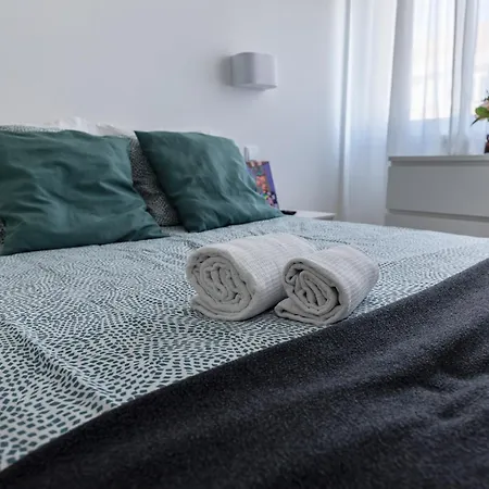 Serene 2-bedroom Flat With Garden View In Benfica Lejlighed *